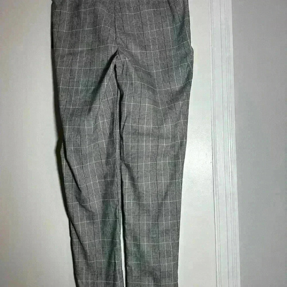 NWT Black And White Plaid Cropped Cigarette 
Stretch Pull On Dress Pant. Sz: M. - Picture 4 of 8